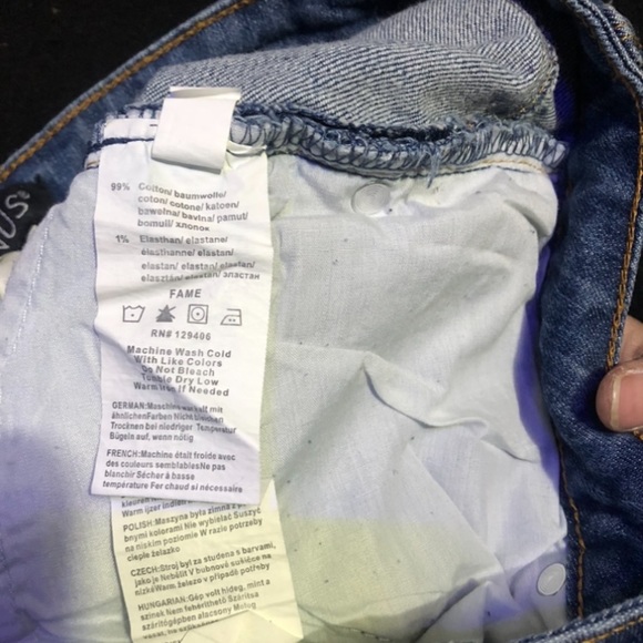 Venus Woman’s Crochet Patch Jeans - Picture 4 of 6